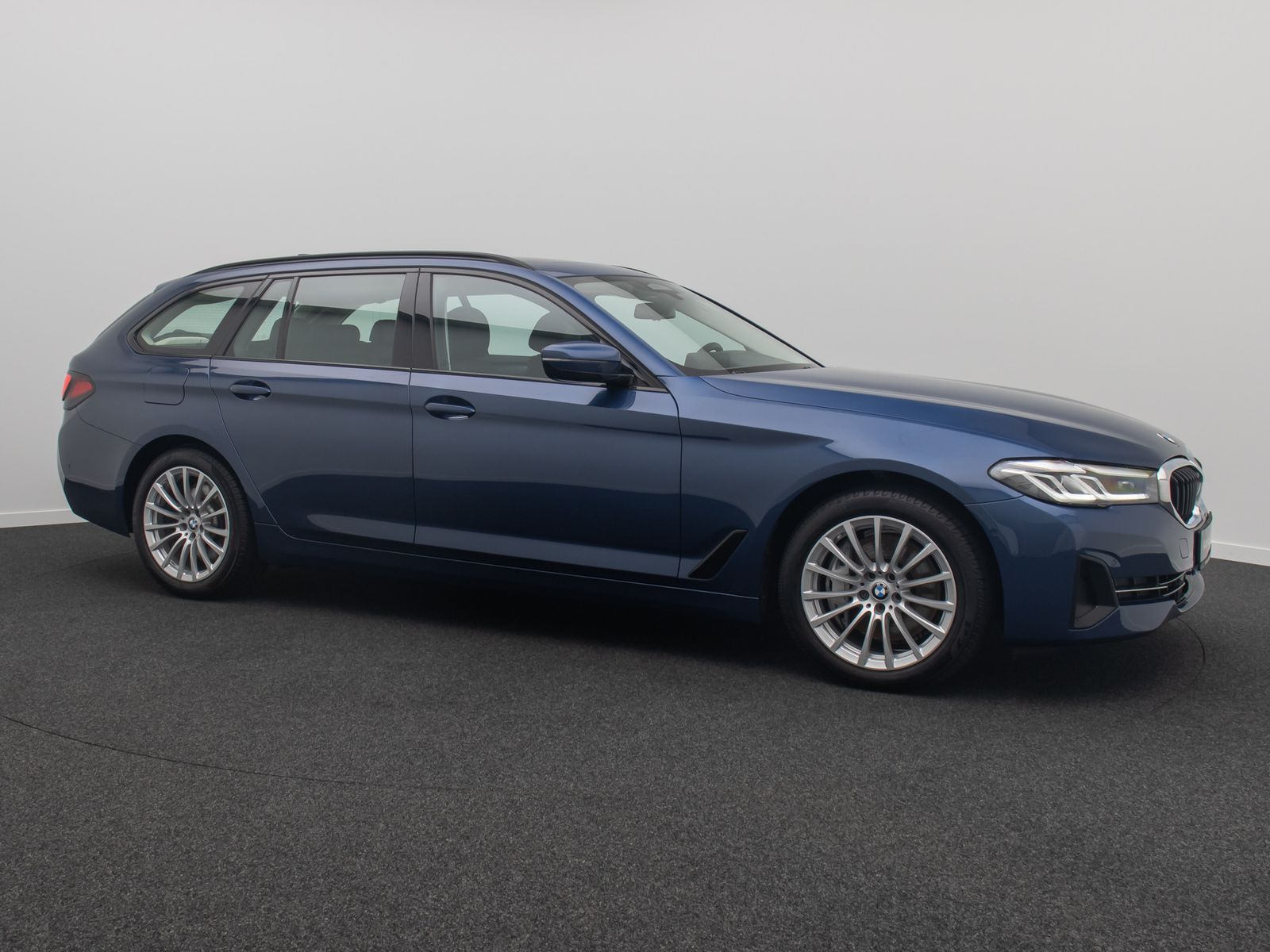 Fahrzeugabbildung BMW 540d xD Panorama Kamera DAB HiFi Lenkrhzg Sport