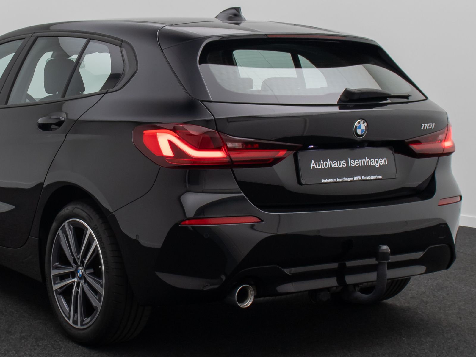 Fahrzeugabbildung BMW 118i Sport Leder HUD DAB Kamera AHK Memory LED