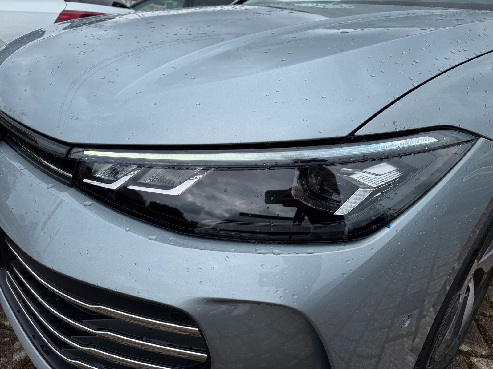 Fahrzeugabbildung Volkswagen Passat Variant 1.5 eTSI Business