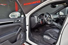 Fahrzeugabbildung Porsche Cayenne Diesel Platinum Edition Sport Design 1Hd