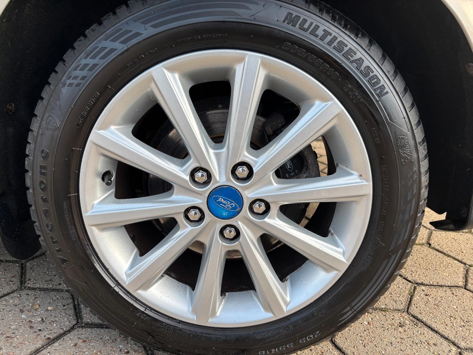 Ford Focus Turnier Titanium* Navigation *Automatik