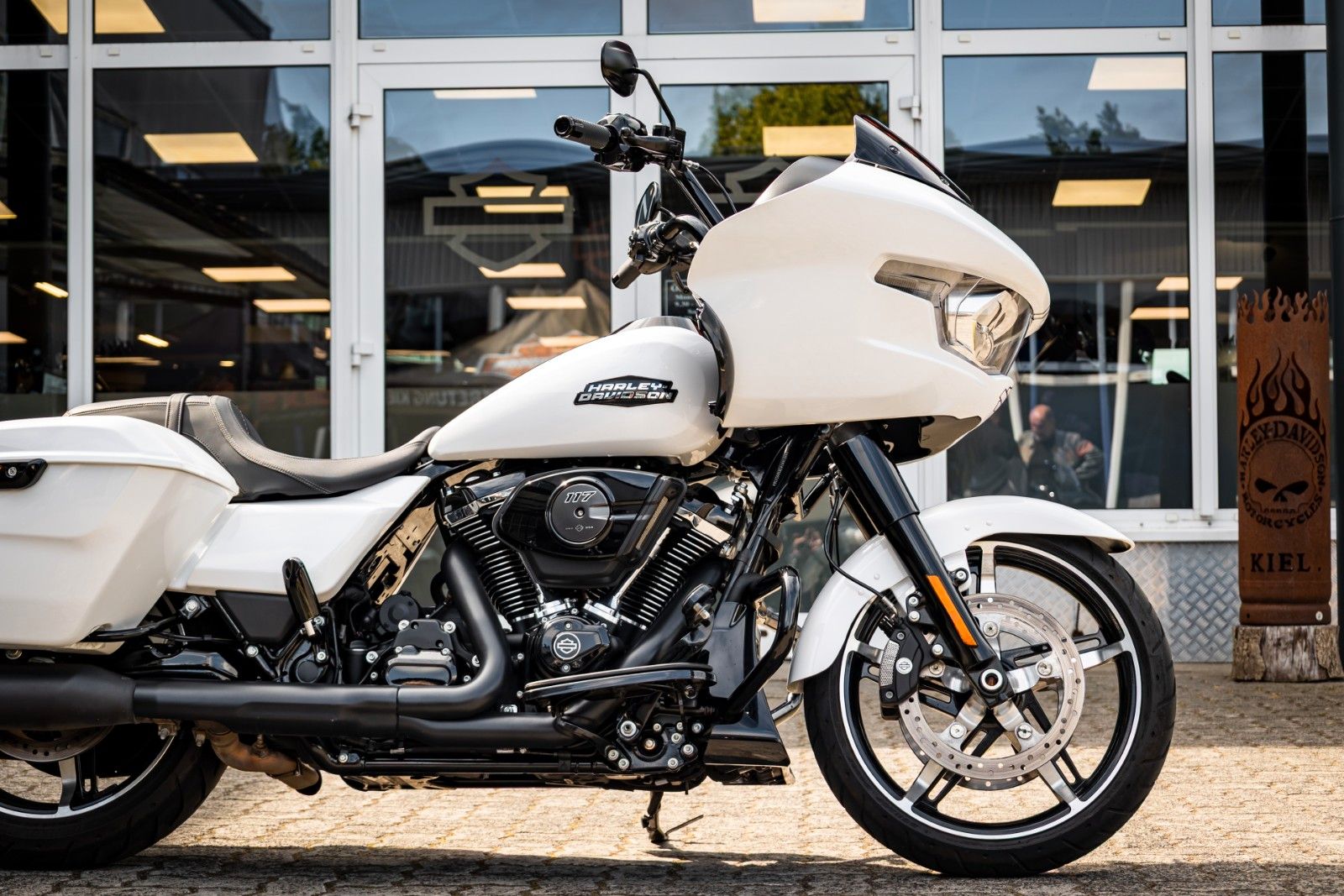 Fahrzeugabbildung Harley-Davidson ROAD GLIDE FLTRX 117cui - Screamin Eagle Auspuff