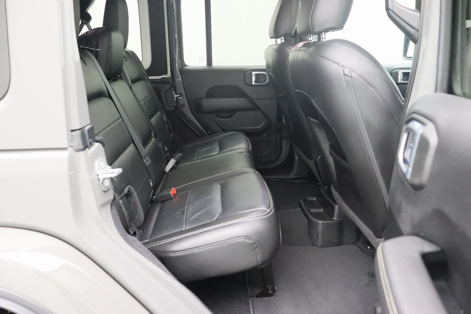 Fahrzeugabbildung Jeep Wrangler 2.0 T-GDI Unlimited Sahara Overland