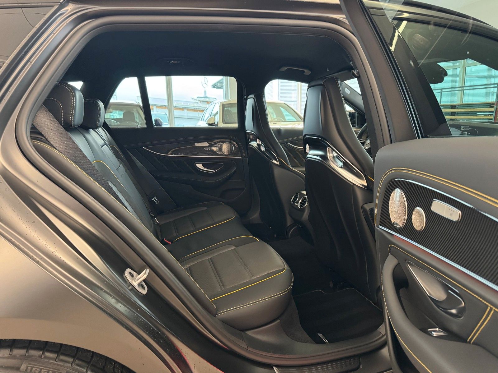 Fahrzeugabbildung Mercedes-Benz E 63 S AMG+FinalEdition+Distr+Burm+AirM+HUD