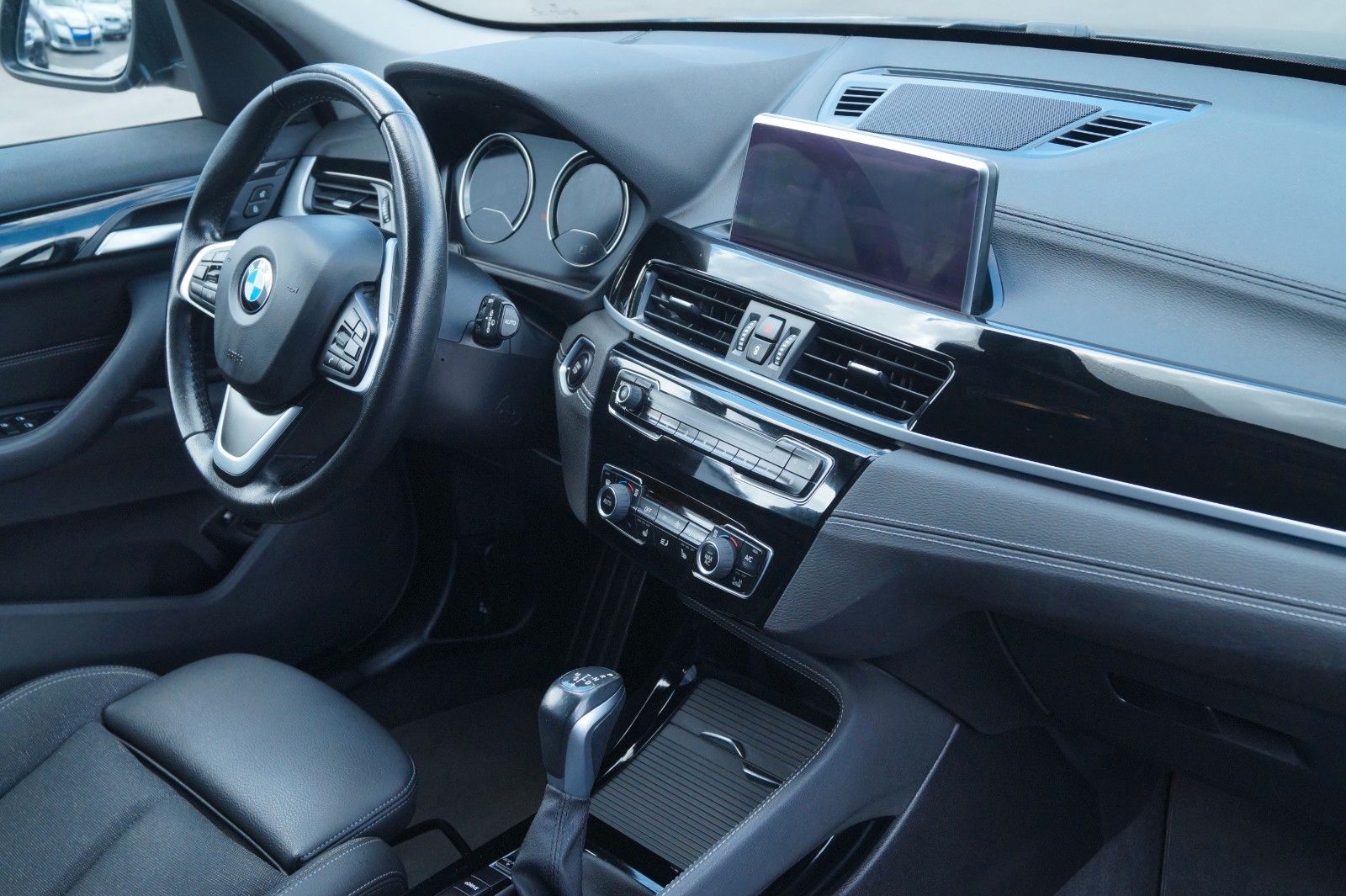 Fahrzeugabbildung BMW X1 xDrive 25 e Sport Line