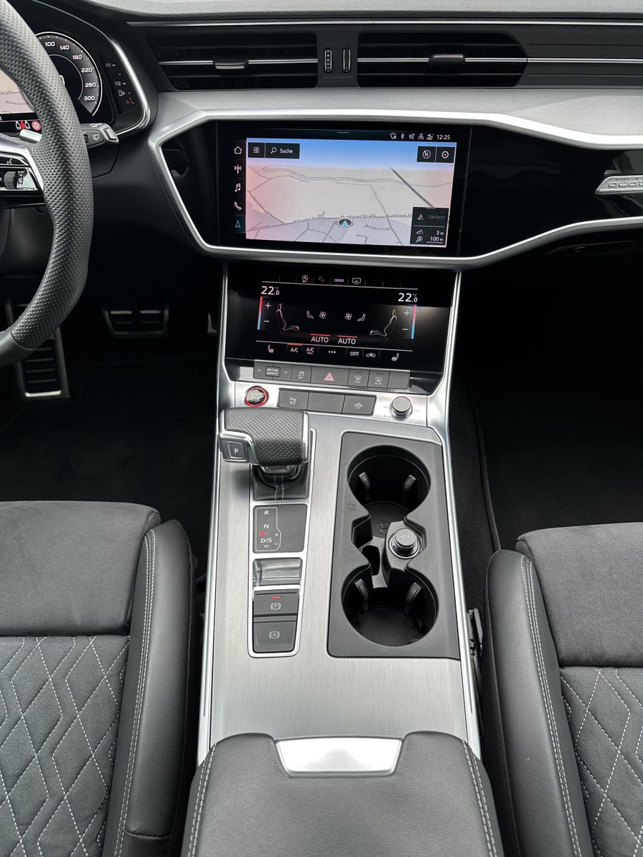 Fahrzeugabbildung Audi S6 Avant Black NAV+MATRIX+B&O+PANO+AHK+V-COCKPIT