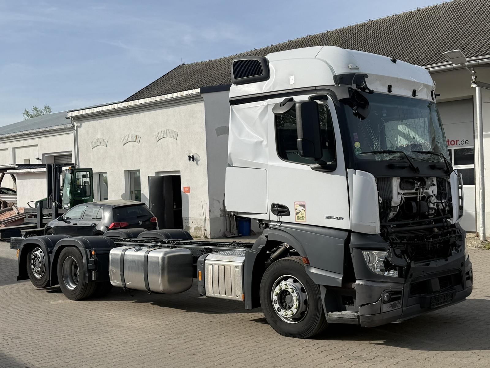 Mercedes-Benz Actros 2548 BigSpace*Schaden*Motor OK!*LIFT