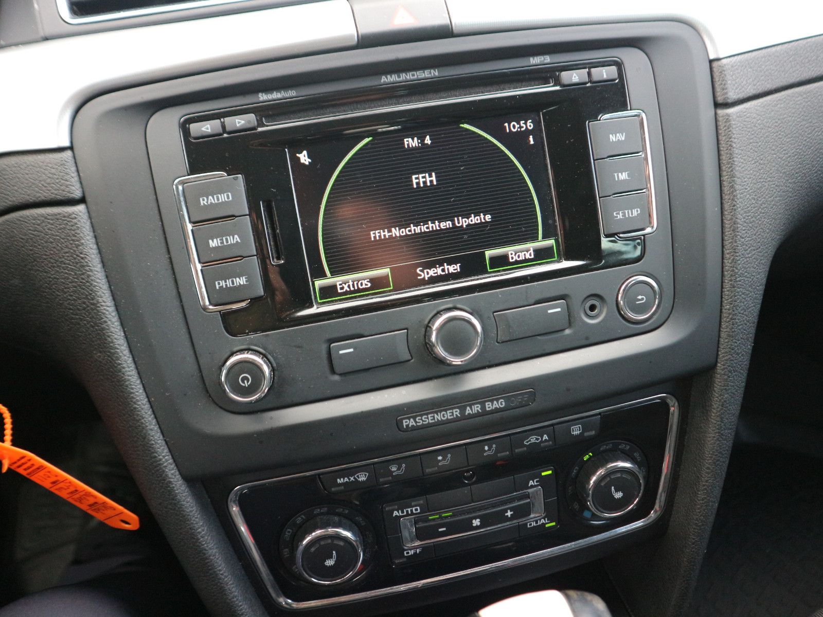 Fahrzeugabbildung SKODA Superb Family DSG GRA Xenon PDC SHZ
