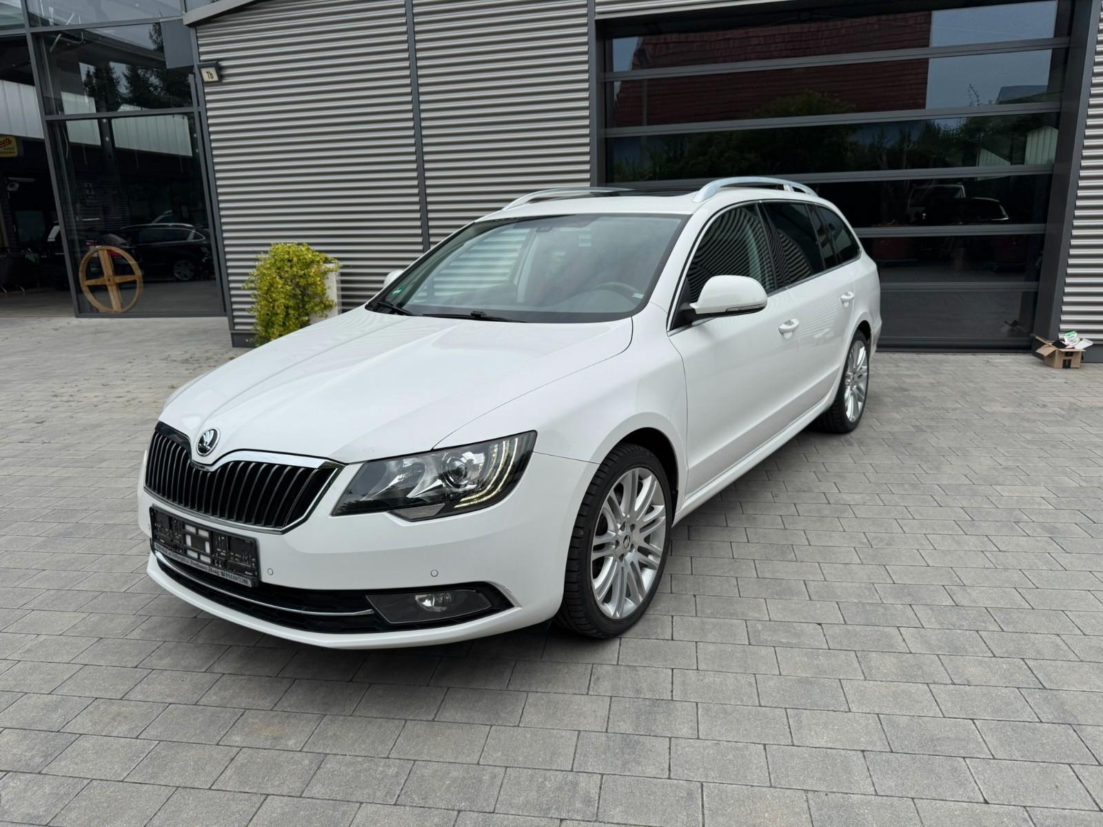 Skoda Superb Combi Ambition 8-Fach