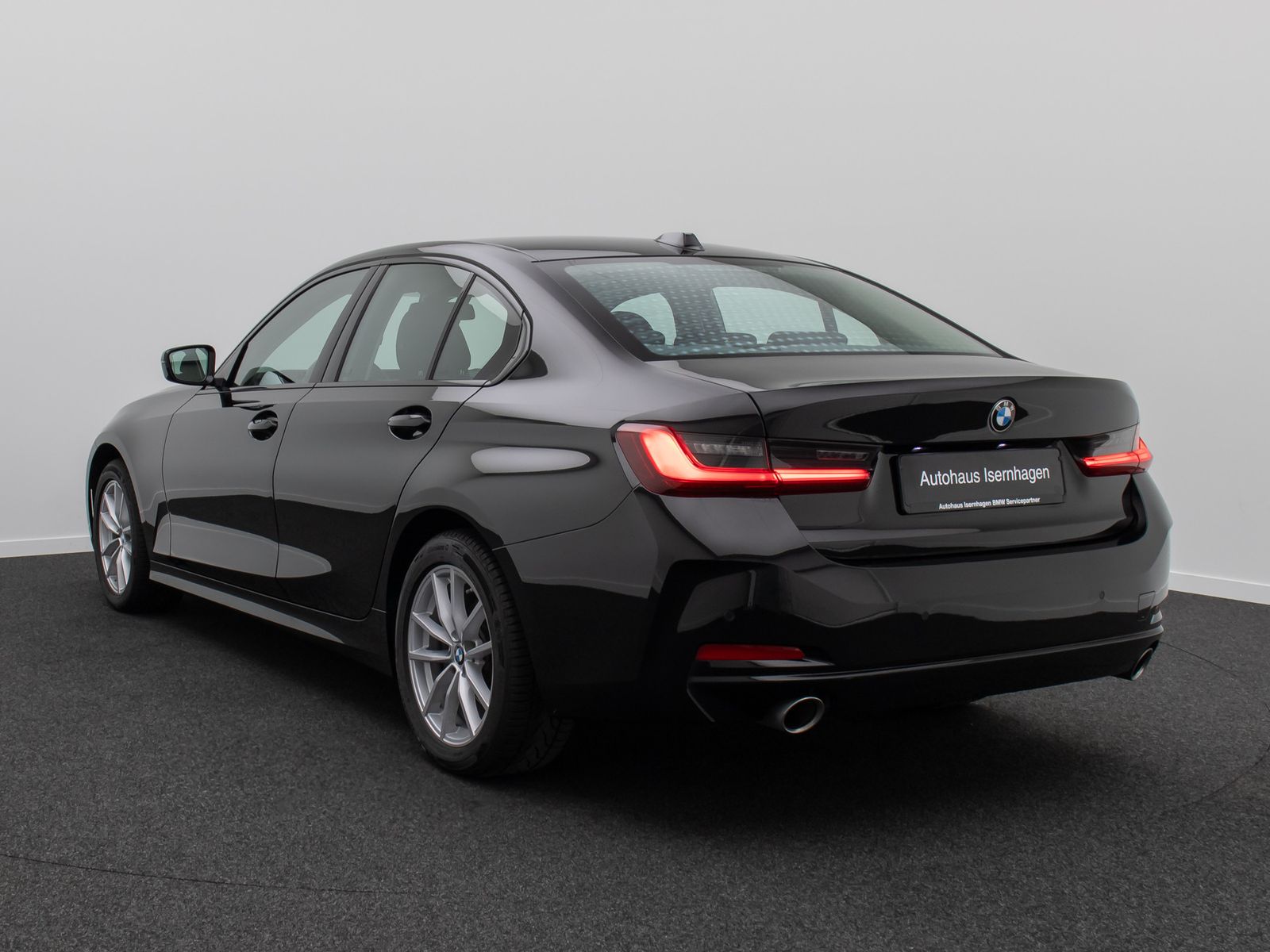 Fahrzeugabbildung BMW 318i DAB PDC Widscreen Geschwindigkeitsreg LED