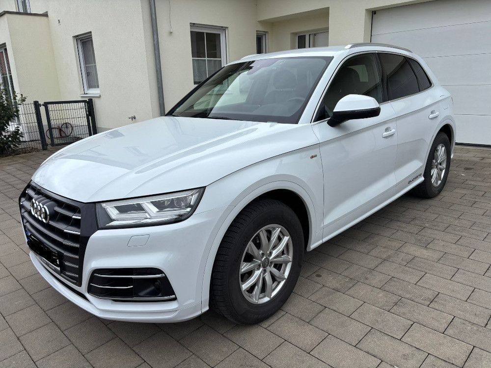 AUDI Q5 55 TFSI e S tronic quattro -