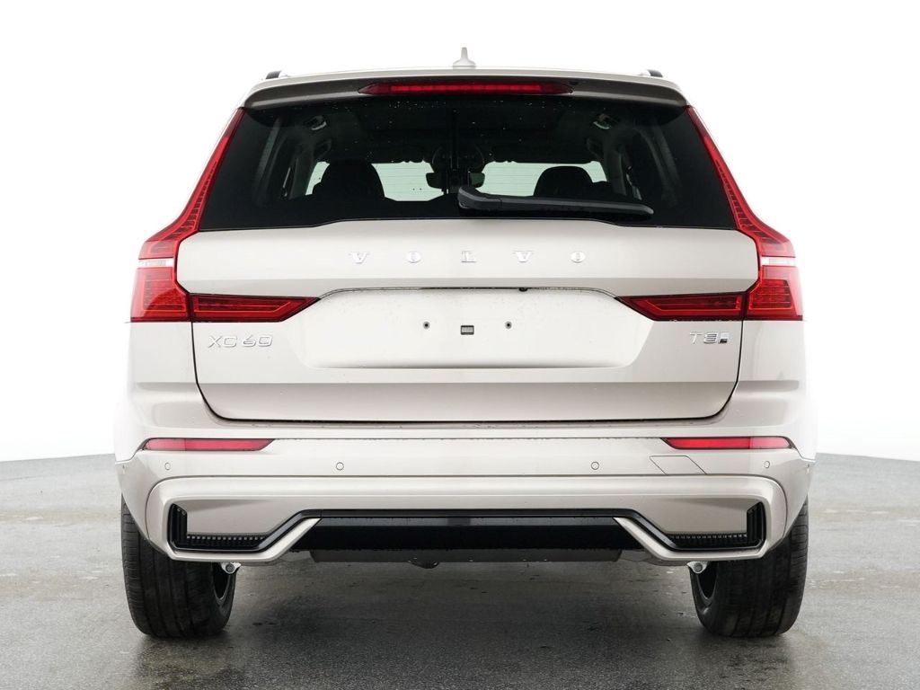 Volvo XC60 Plus Dark Recharge Plug-In Hybrid AWD HUD S imagem 3