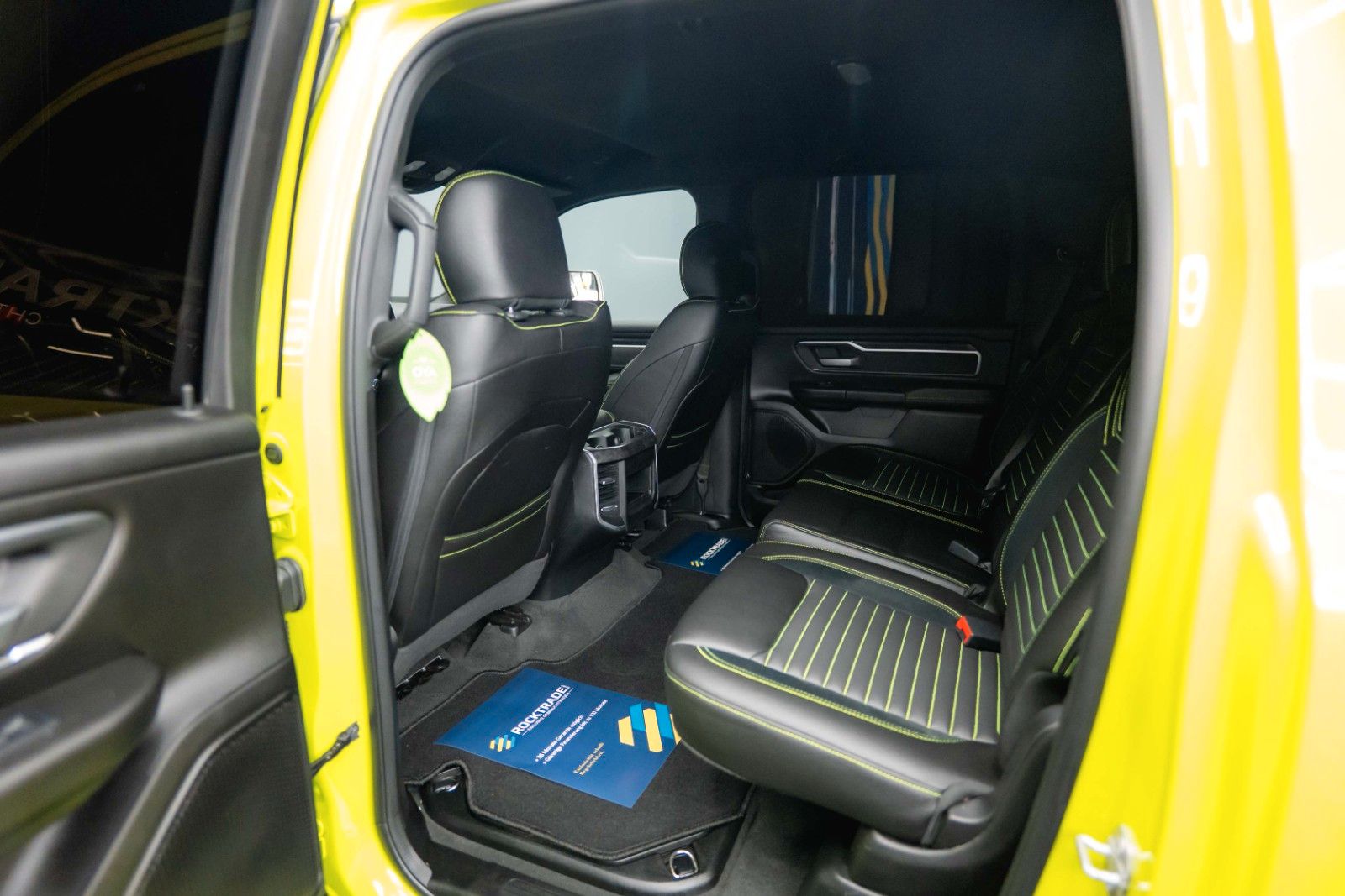 Fahrzeugabbildung Dodge RAM 5.7 V8 4x4 OFFROAD ACID YELLOW Edition LED