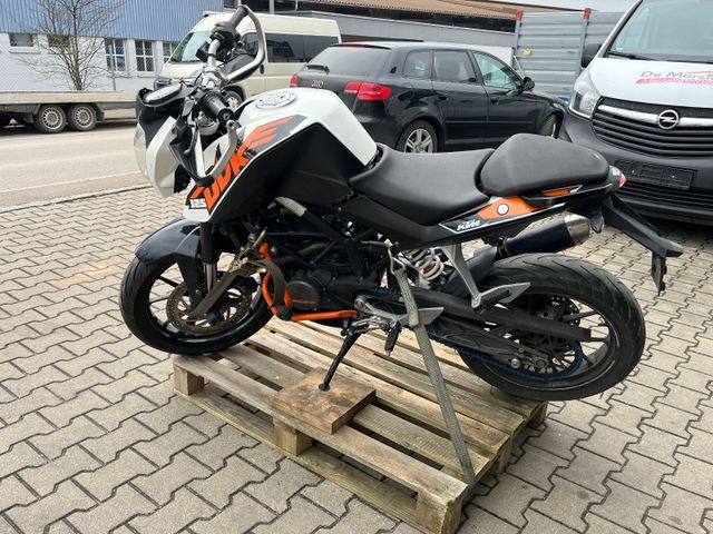 KTM Duke 125