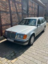 Mercedes-Benz W124 300 TE - Mercedes-Benz 300 mit Benzin-Antrieb: Kombi