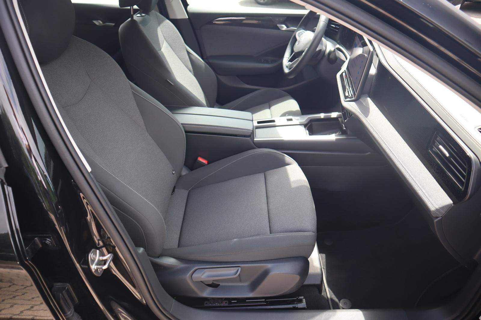 Volkswagen Passat 1.5 eTSI DSG LED ACC Sitzheizung, миниатюра 29