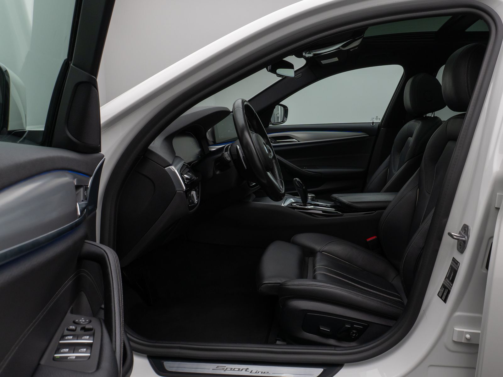 Fahrzeugabbildung BMW 520d Sport Line Kamera Panorama AHK HiFi Alarm