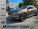 Volvo V60 Cross Country D3 MOMENTUM -ACC-BLIS-CAM-19" - gebrauchte Volvo V60 Cross Country aus dem Jahr 2016