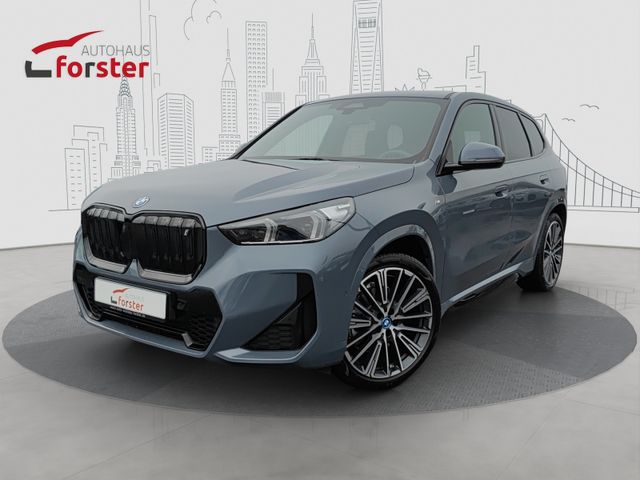 BMW iX1 30 xDrive M Sport AHK adaptives Fahrwerk