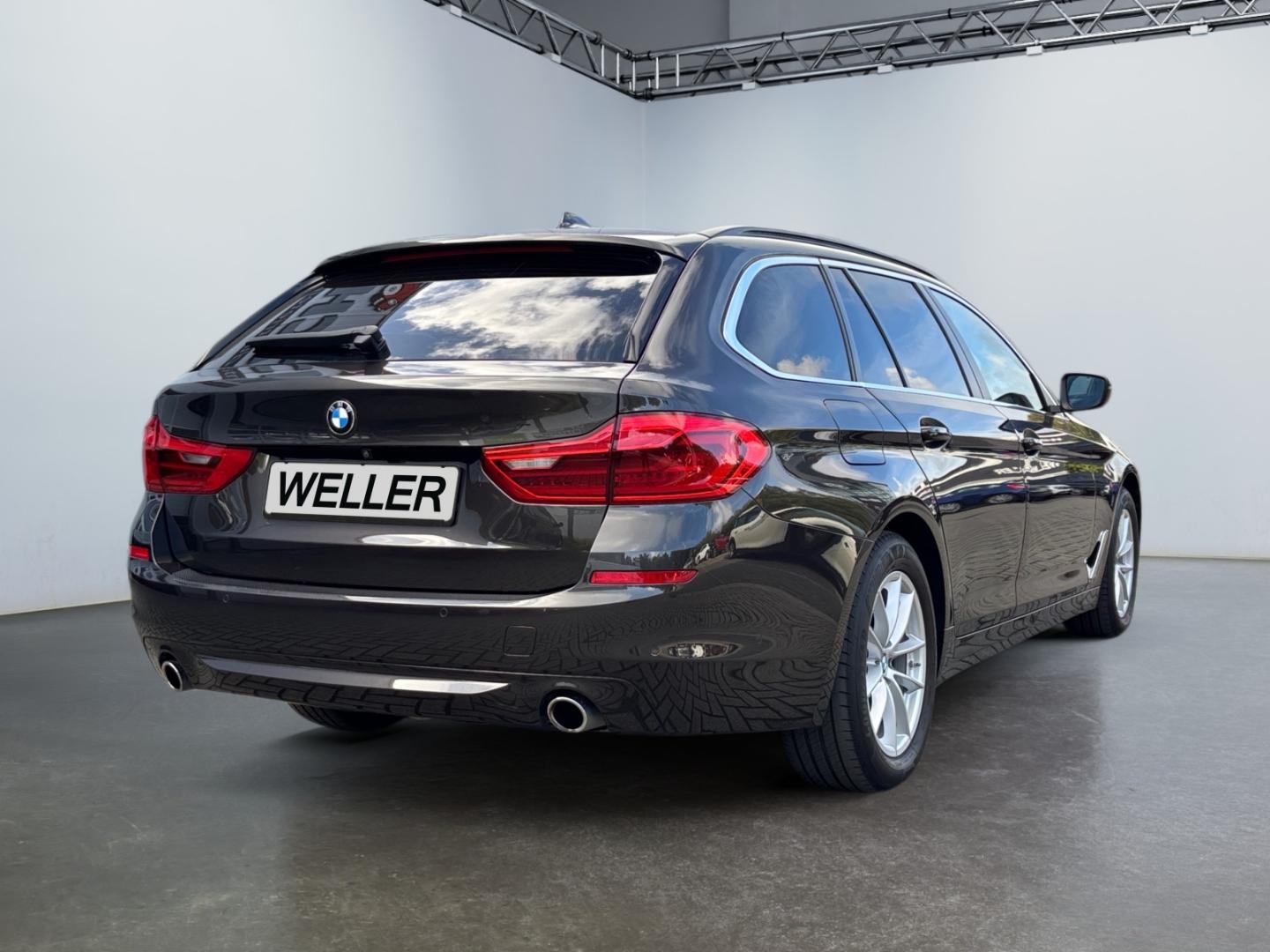 BMW 520 d Touring *LED*360°*Pano*AHK*PDC*Niveau*SHZ*