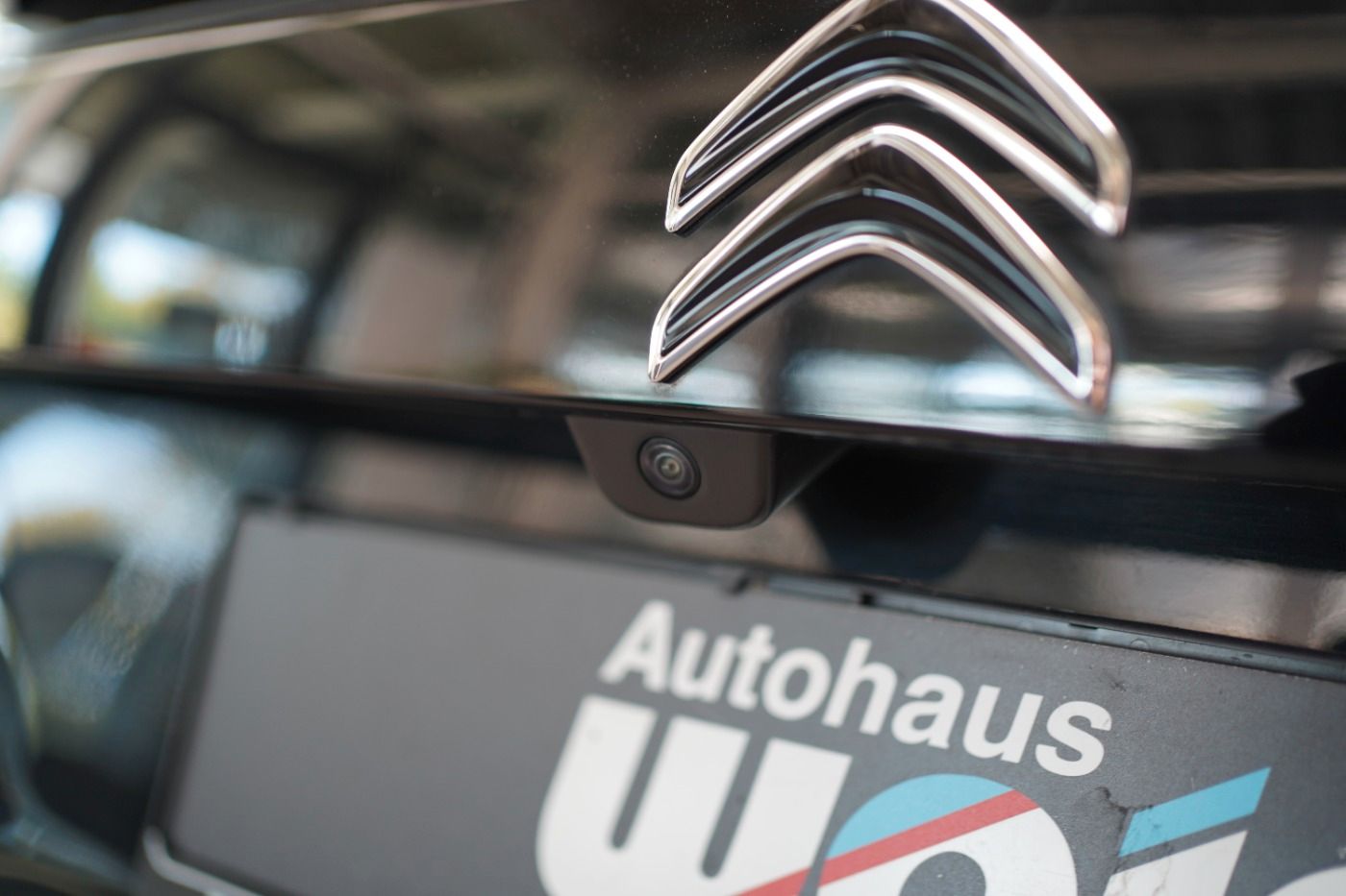 Fahrzeugabbildung Citroën C4 PureTech 155 EAT8 Shine Automatik Leder Navi