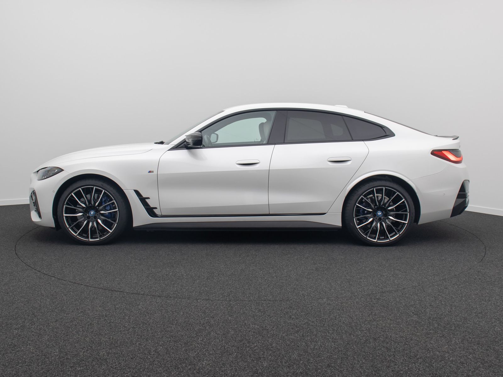 Fahrzeugabbildung BMW i4 M50 Kamera DAB AHK DriveAss Memory H/K 20Zoll