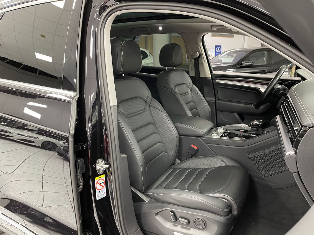 Volkswagen Touareg 3.0 TDI Elegance 4M*Matrix*Pano*Luftfed.