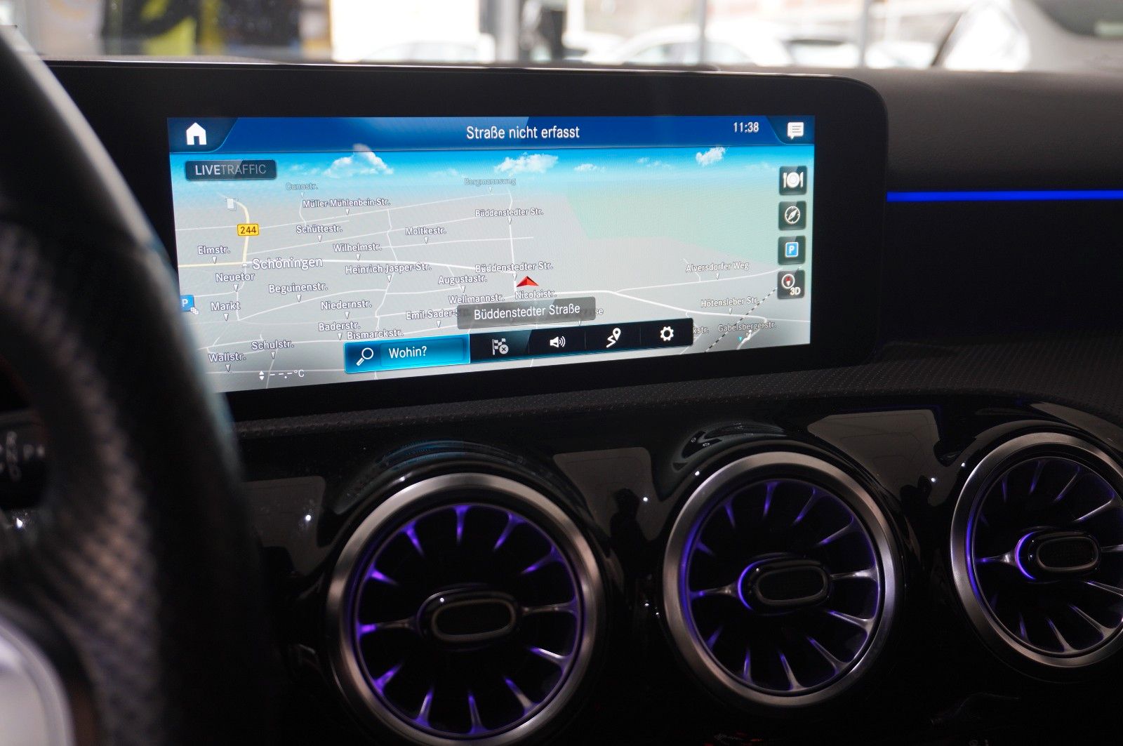 Fahrzeugabbildung Mercedes-Benz A 180 AMG LINE 7G-DCT NAVI/LED/VIRT./KAMERA/DAB+