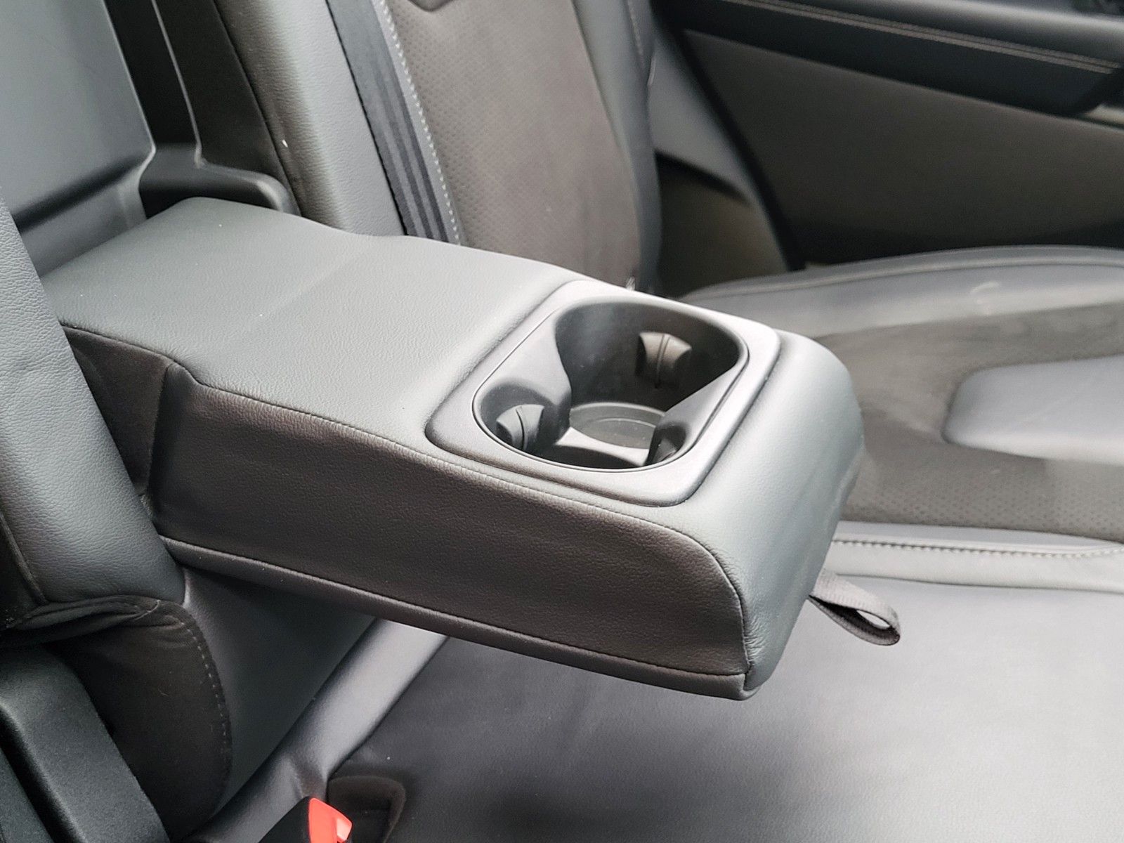 Fahrzeugabbildung Ford Edge Sport 4x4 Autom. Winter P., Kamera, Navi