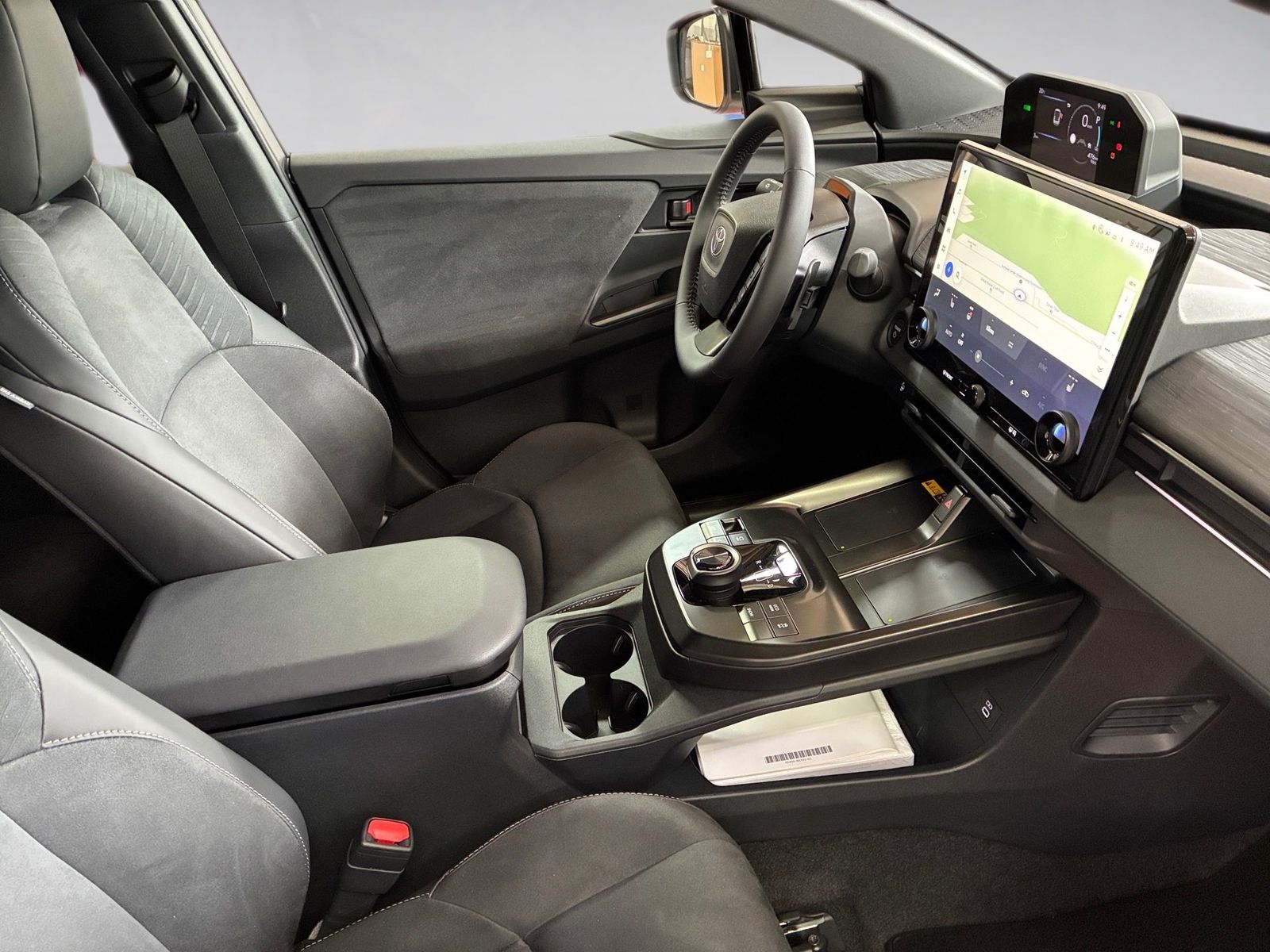 Fahrzeugabbildung Toyota C-HR+ Lounge 4x4 AWD 77KW, 360,Navi,SHZ,el.Heck