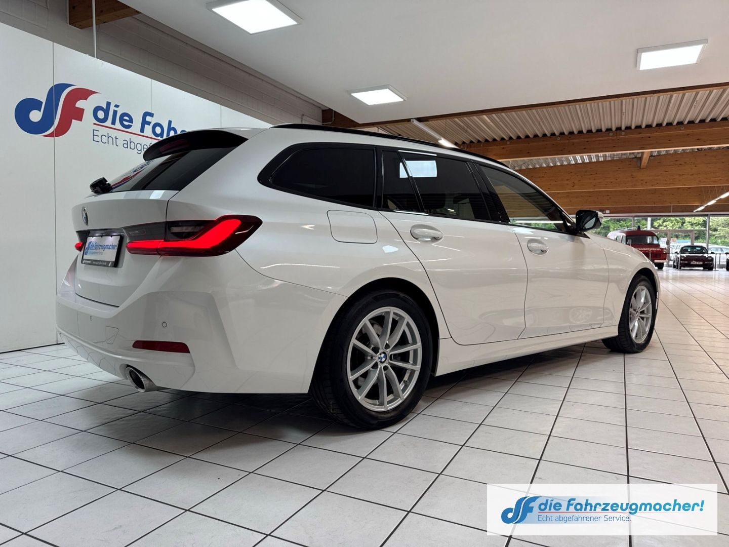 Fahrzeugabbildung BMW 320 Touring *FACELIFT*Navi Digitales Cockpit LED