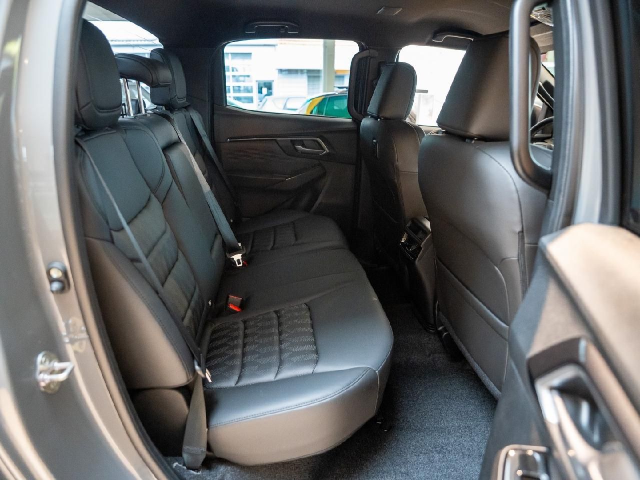 Fahrzeugabbildung Isuzu D-Max Double Cab 4WD V-CROSS