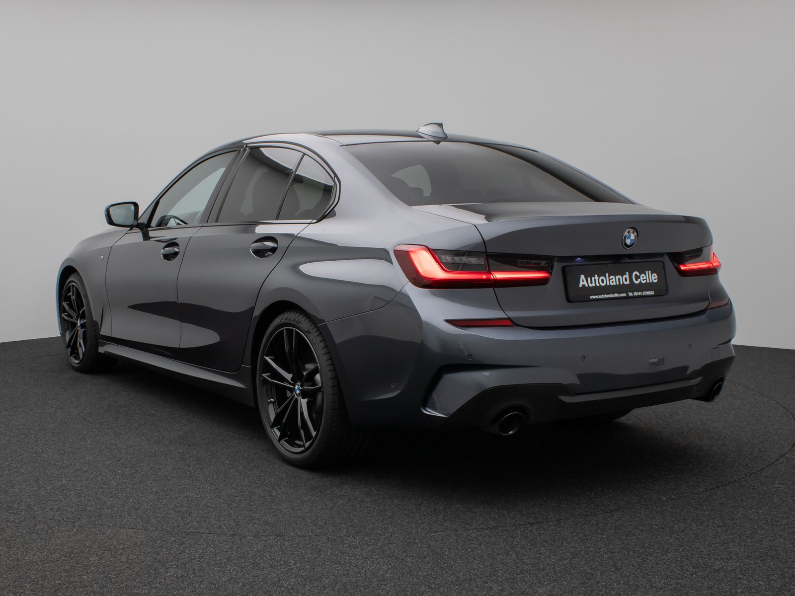 Fahrzeugabbildung BMW 330i xD M Sport Kamera Laser HUD DAB Komfort 19"