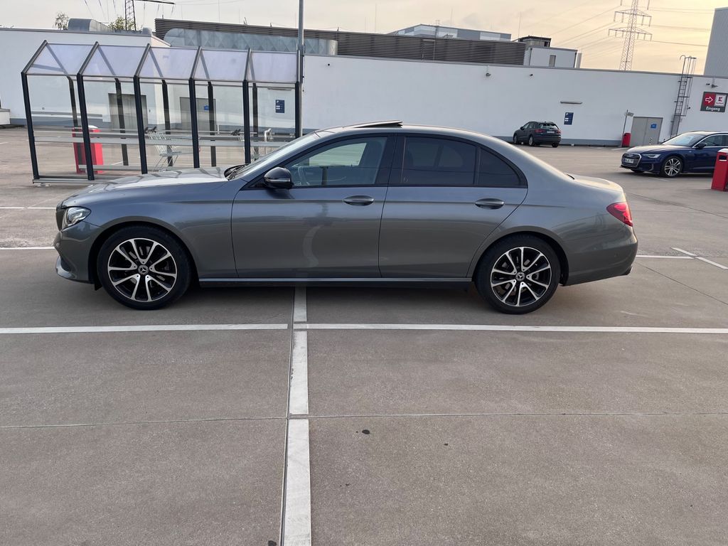 Image of Mercedes-Benz E 200