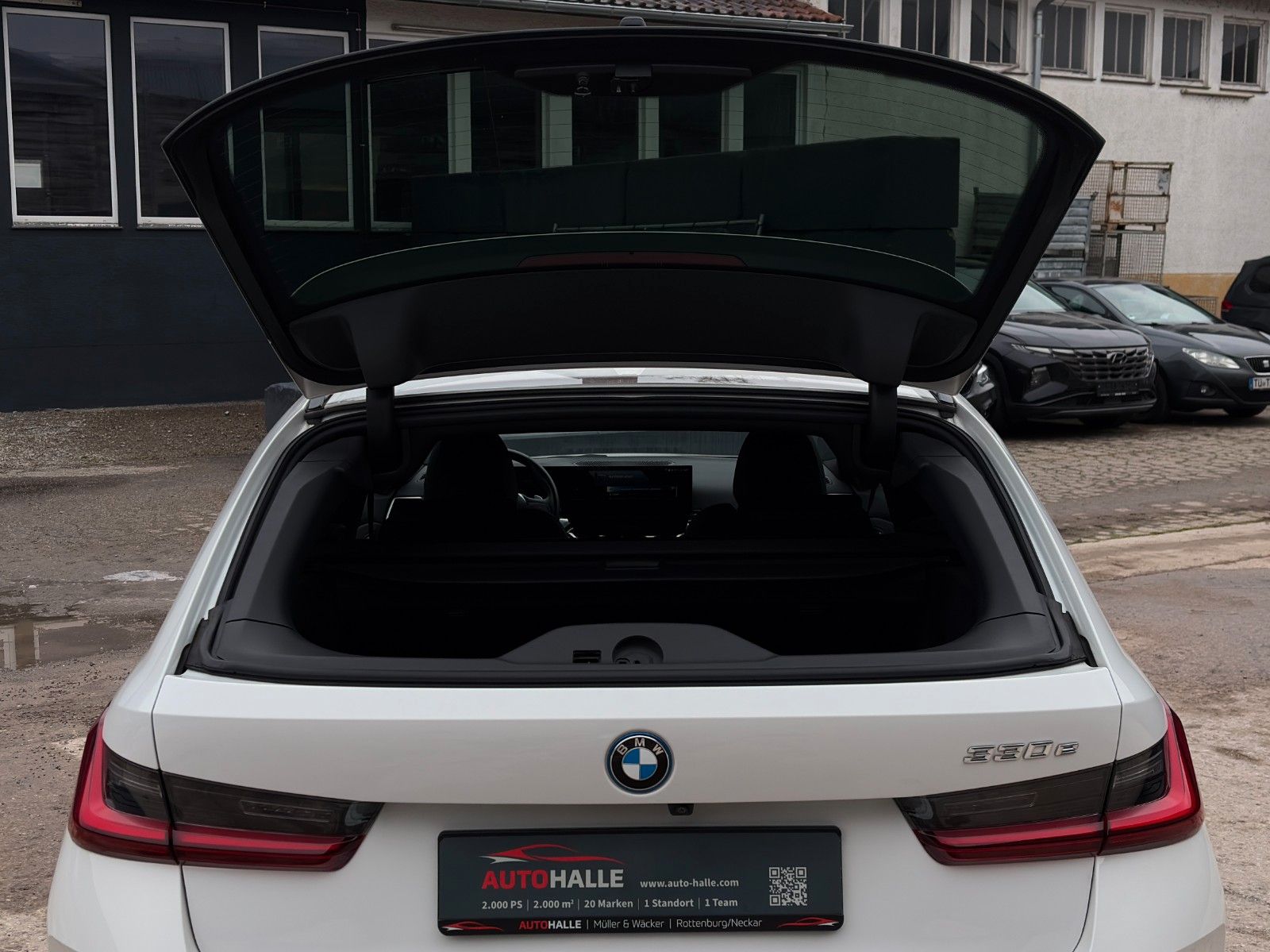 Fahrzeugabbildung BMW 330e Touring Advantage Akustik LcPlus HIFI CAM