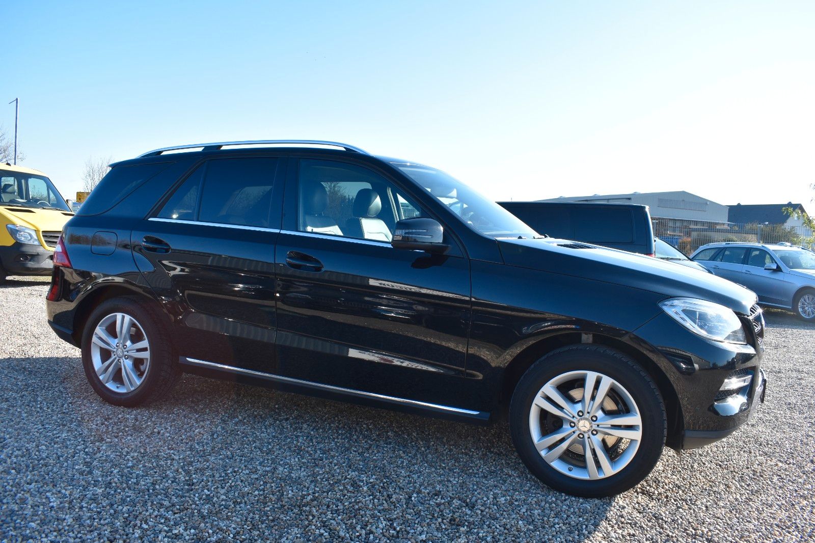 Fahrzeugabbildung Mercedes-Benz ML 350 CDI BlueTec AHK GSD Intel.Light.Sys.Onlin
