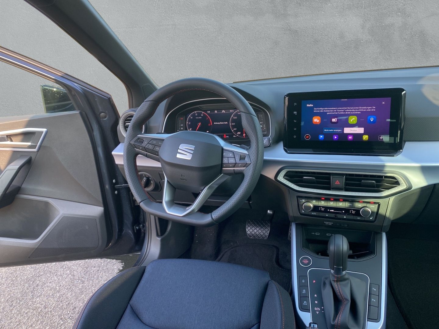 Fahrzeugabbildung SEAT Arona FR 1.0 TSI*NAVI*Full-link*LED*PDC*CAM*TEMP
