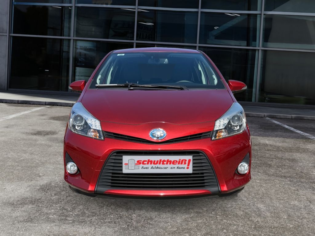 Fahrzeugabbildung Toyota Yaris Hybrid 1.5 VVT-i Club