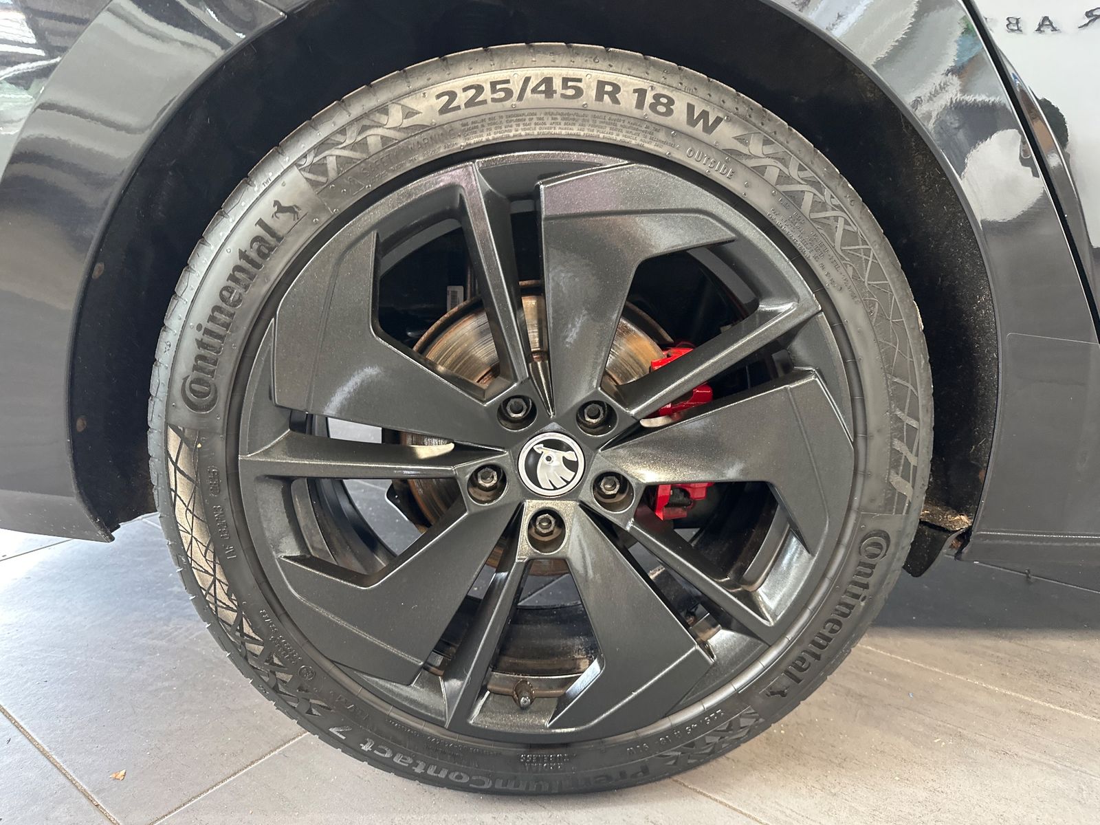 Fahrzeugabbildung SKODA Octavia Combi 2.0 TDI RS 4x4 NAV+LED+PANO+KAMERA