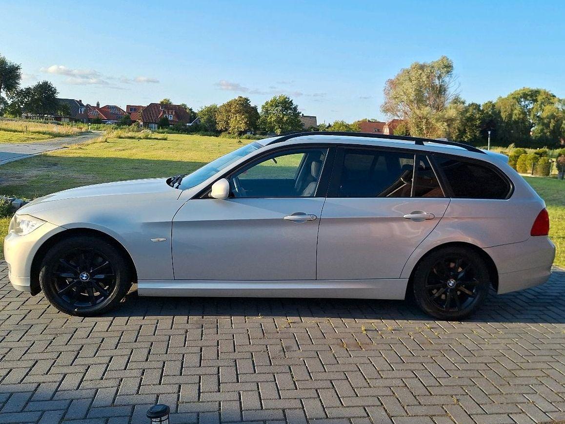 BMW 318 2010 — engine 143 HP (105kW)