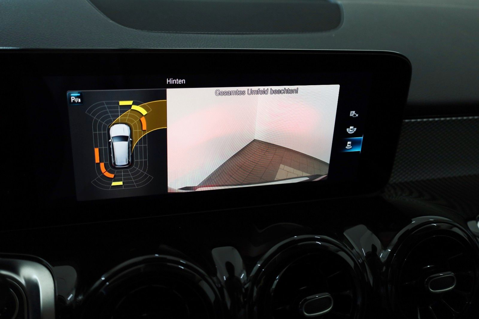 Fahrzeugabbildung Mercedes-Benz GLB 200 ,Leder,Navi,LED,SH,Kamera,Carplay