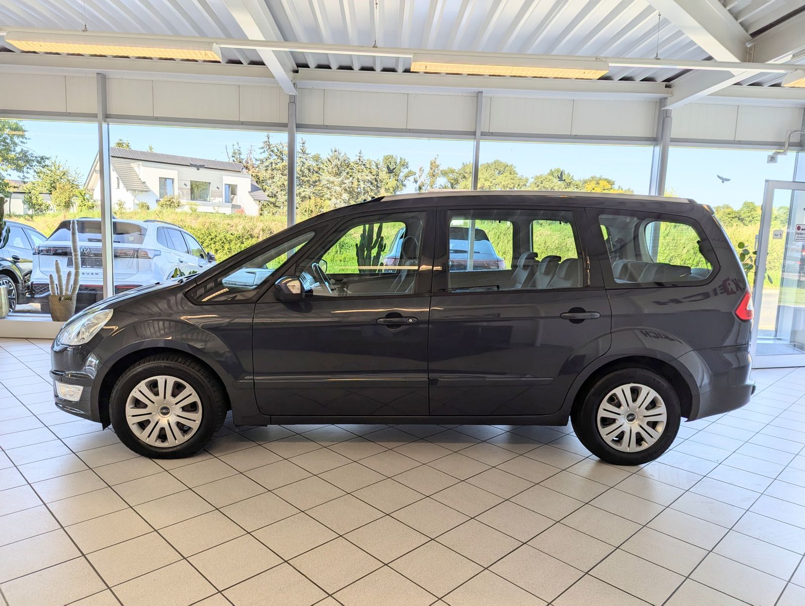 FORD Galaxy 2.0 TDCi Navi 7-Sitze Traveller-Paket SHZ - Image 4