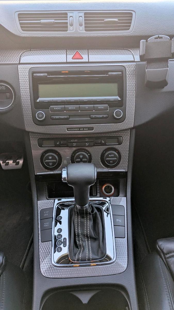 Volkswagen Passat 2008 — interior