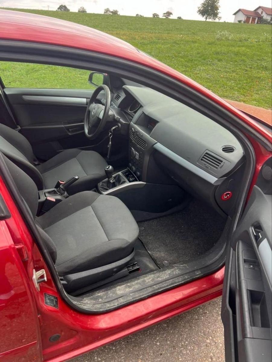 Opel Astra 2006 — photo 8