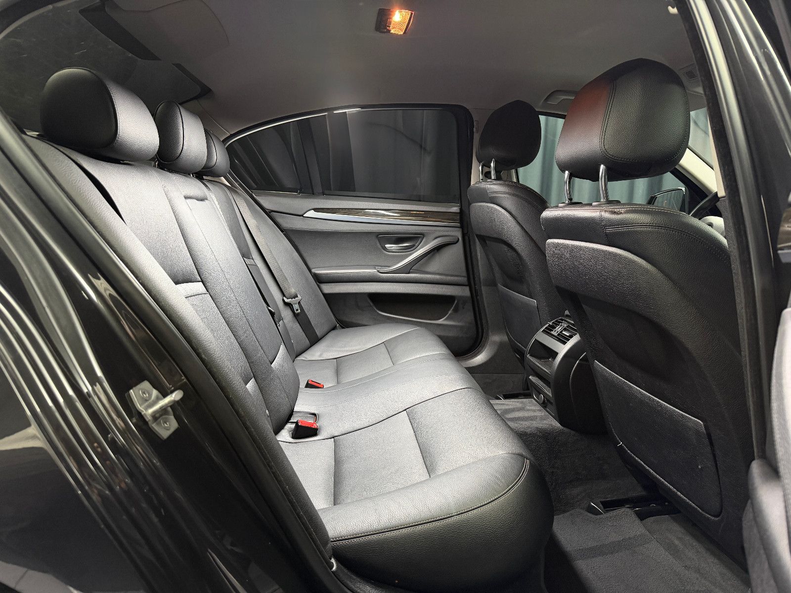 Fahrzeugabbildung BMW 535d Limousine|HuD|HIFI|STANDHZG|NAVI|LEDER
