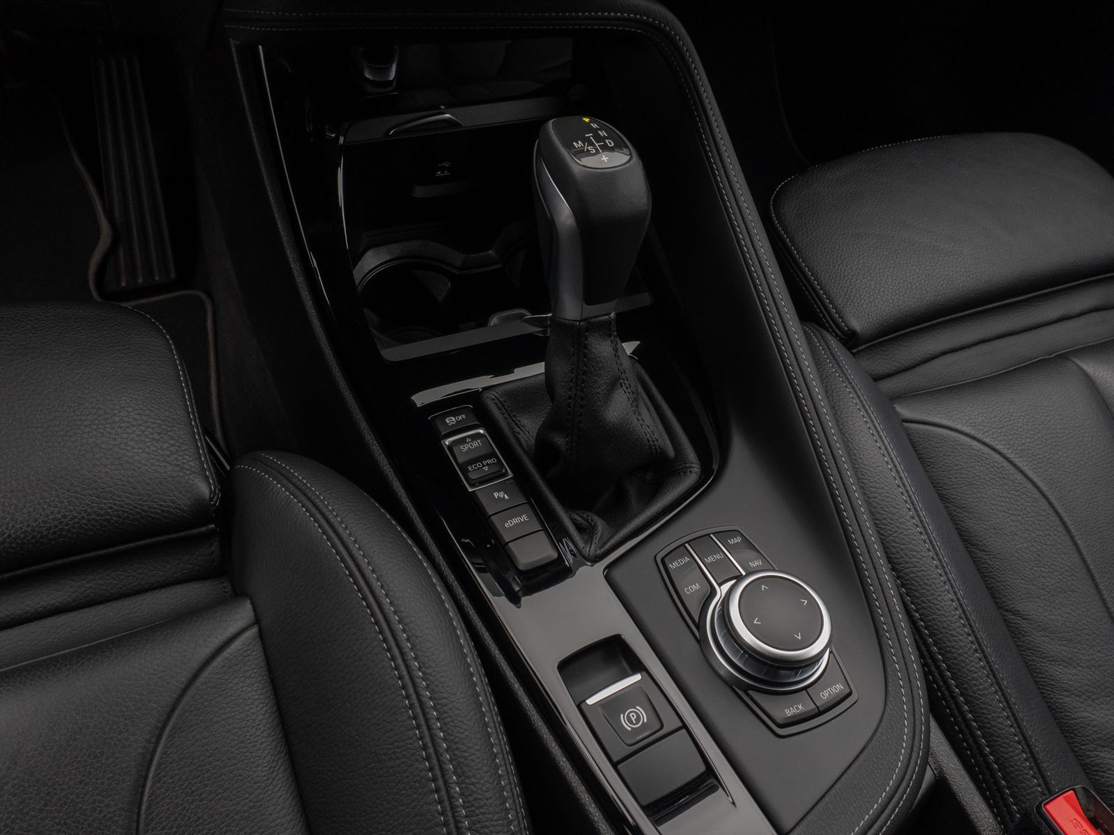 Fahrzeugabbildung BMW X1 xD25e xLine Kamera HUD DAB H/K Komfort Sport