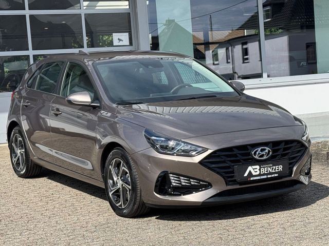 Hyundai i30 Select Mild-Hybrid/PDC/DAB/SHZ/KLIMA/TEMPOMA