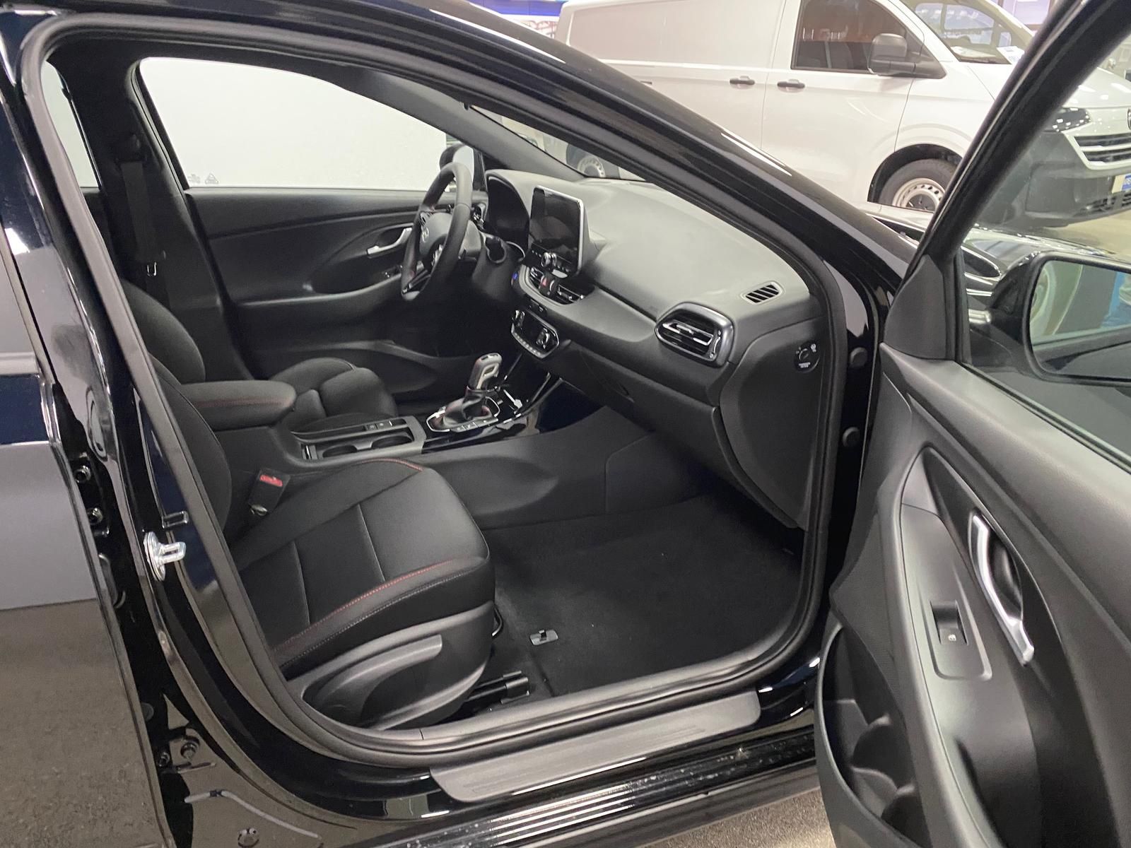 Fahrzeugabbildung Hyundai i30 N-Line APP+KLIMA+RFK+PDC+NAVI+SITZHEIZ+Andro