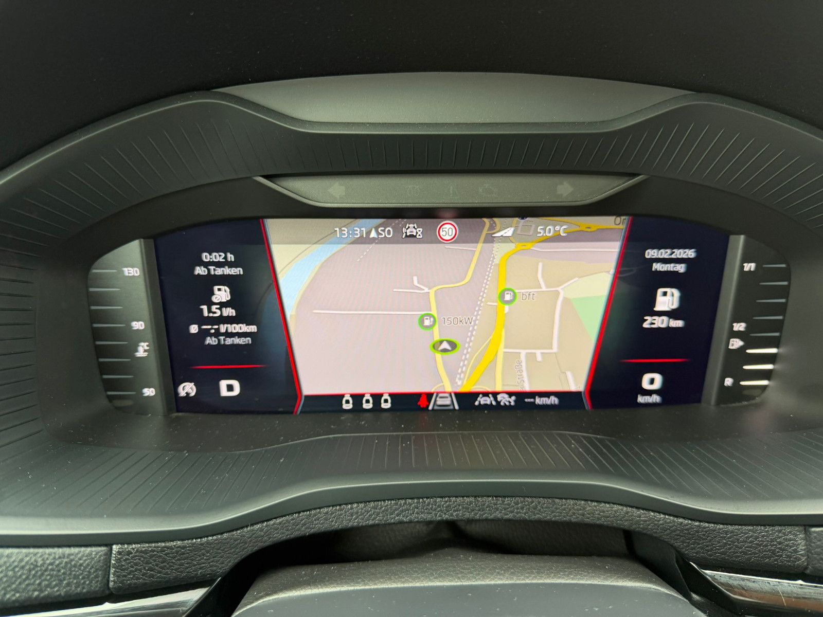 Fahrzeugabbildung SKODA Karoq Sportline 2.0 TSI  4x4 PANO ACC