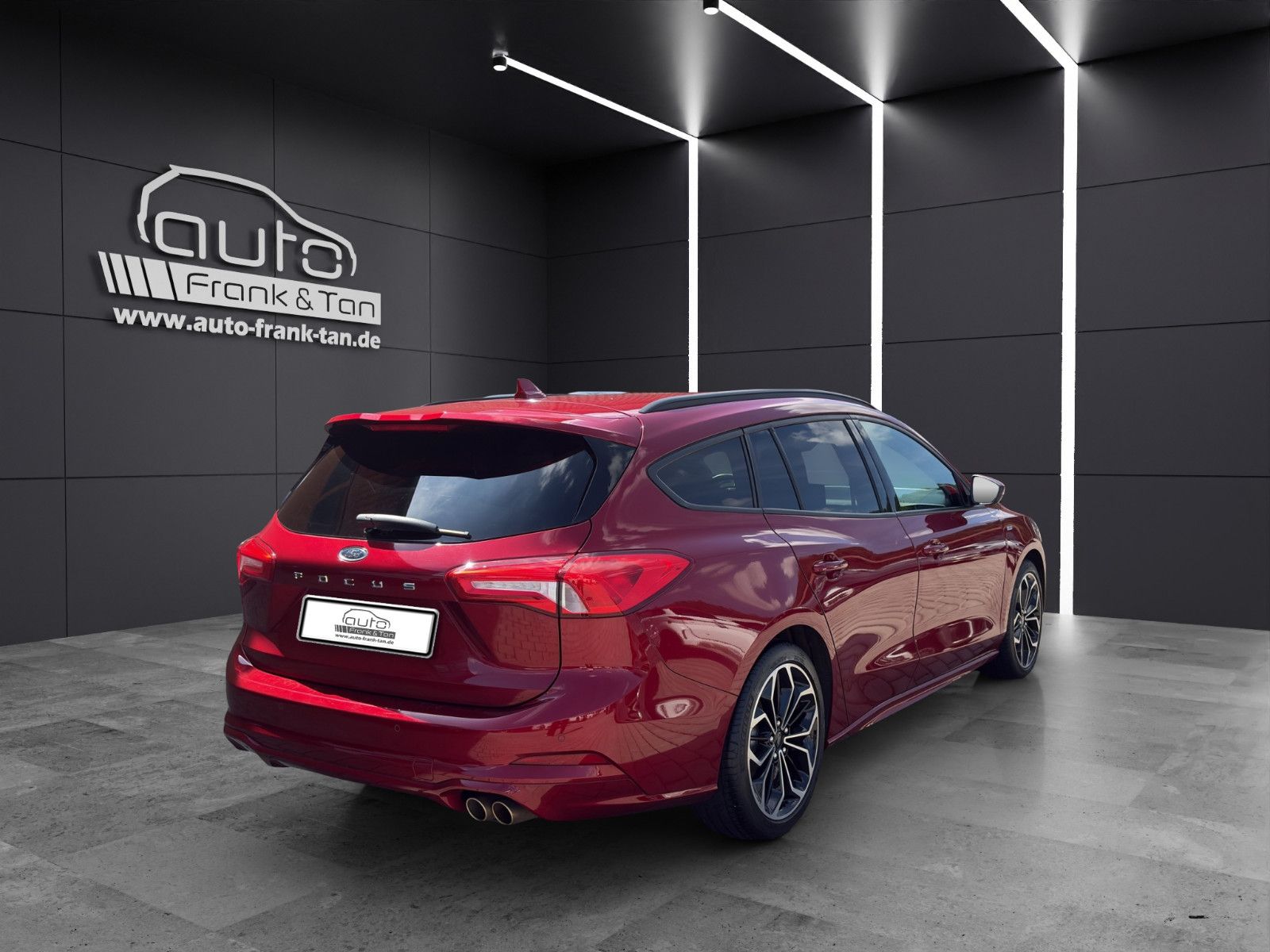 Fahrzeugabbildung Ford Focus Turnier ST-Line Cam*Shzg*ACC*Carbon